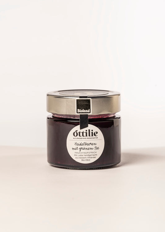 Heidelbeeren mit grünem Tee